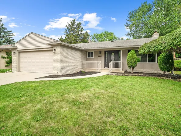 22407 Norcrest Dr, Saint Clair Shores, MI 48080