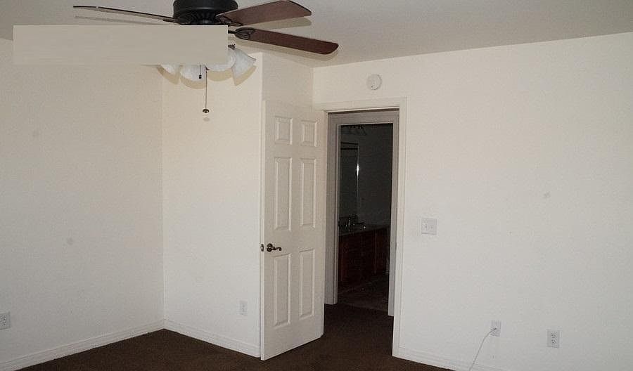 2nd image of 71051 S Beavertail Ln