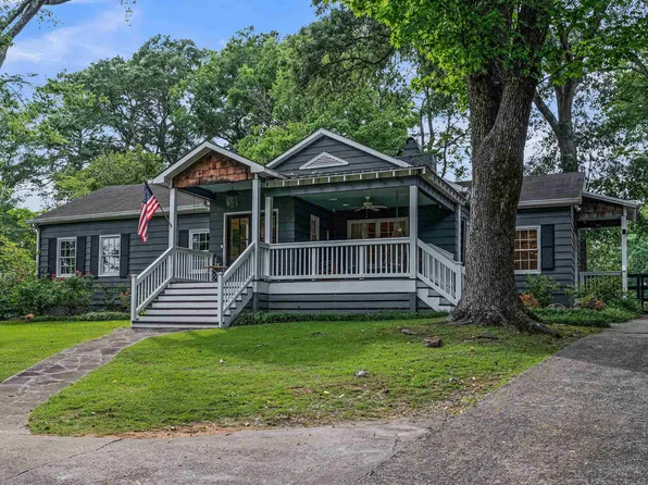 54 Lakeshore Dr, Homewood, AL 35209