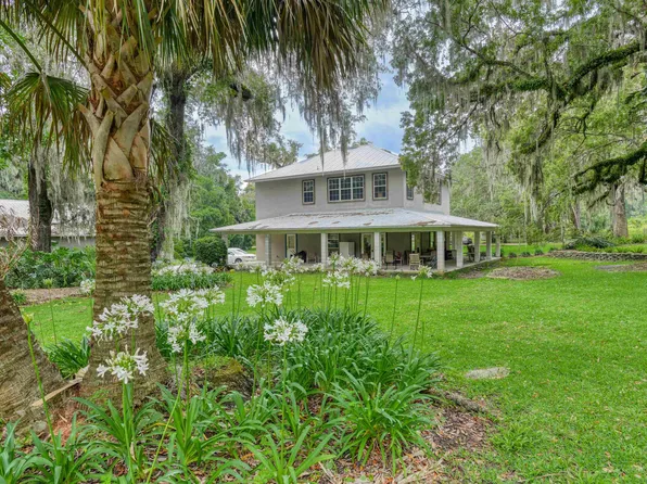 106 Cedar St, San Mateo, FL 32187