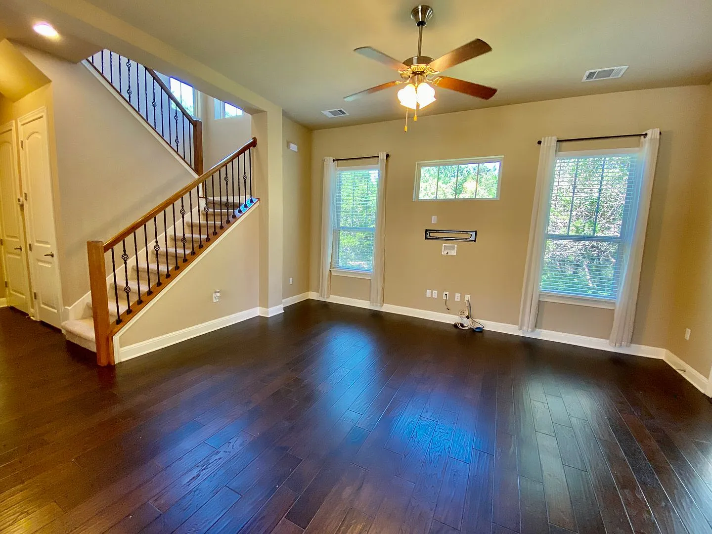 3 Bedroom 2.5 Bathroom Detached Condo in South Austin Gated Community !! — Photo 3