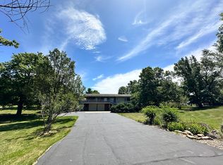 12072 Cracker Rd, Farmer City, IL 61842