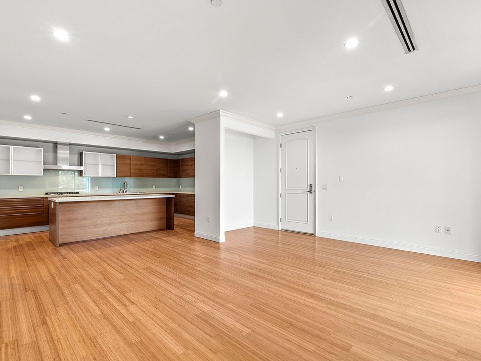 1st image of 1283 Havenhurst Dr Unit 306