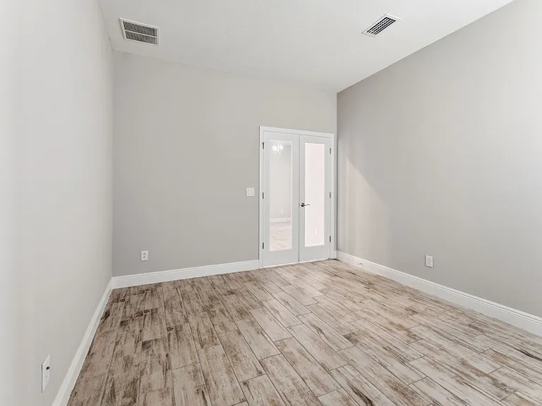 3940 Maurice Ave — Photo 38