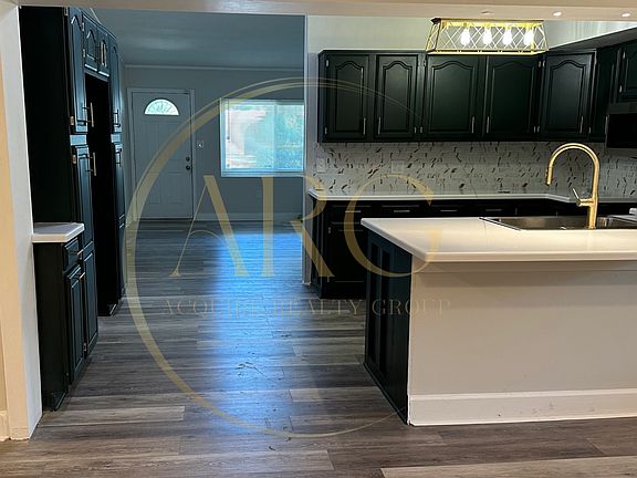 5th image of 1308 Swann Ave