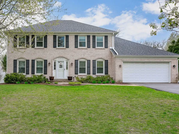25W275 Woodstock Ct, Naperville, IL 60540