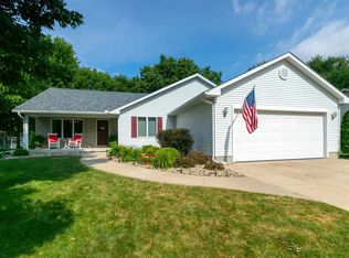 804 E 7th St, Coal Valley, IL