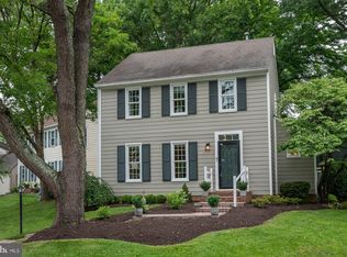 11670 Stockbridge Ln, Reston, VA 20194