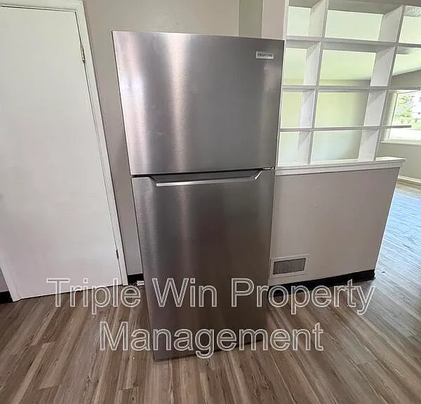 1654 Mowbry Ln — Photo 16