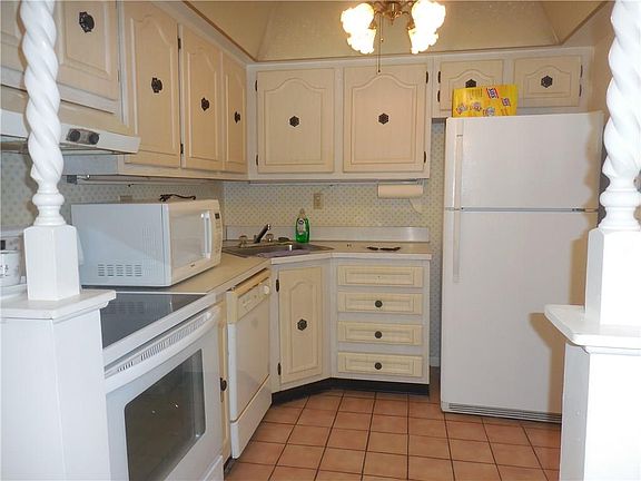 3rd image of 2600 S Kanner Hwy APT H9