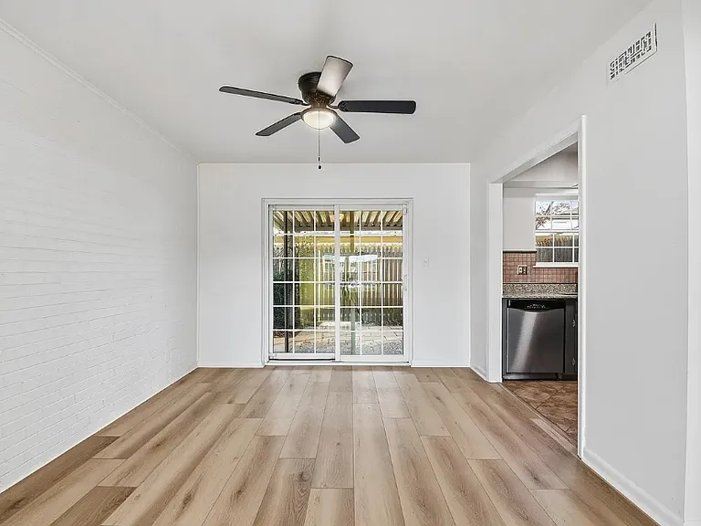 5528 E 46th St #9 — Photo 5