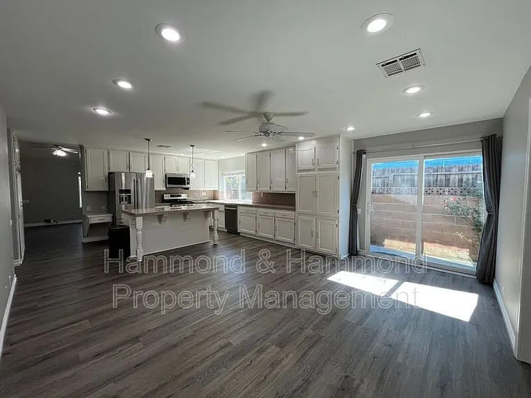 5716 Bloomfield St — Photo 10