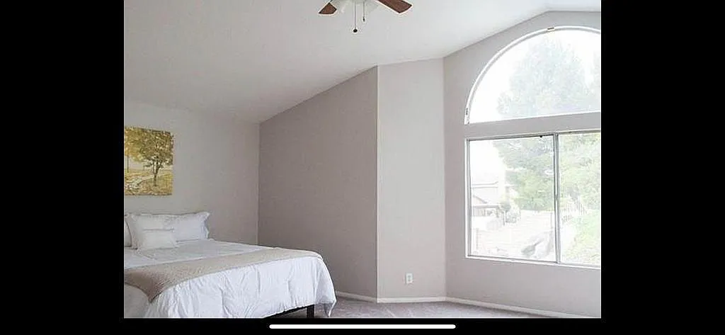 5 bed, 2605 sqft, $4,795 — Photo 2
