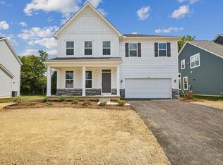 150 Silver Pine Ln, Lewis Center, OH 43035