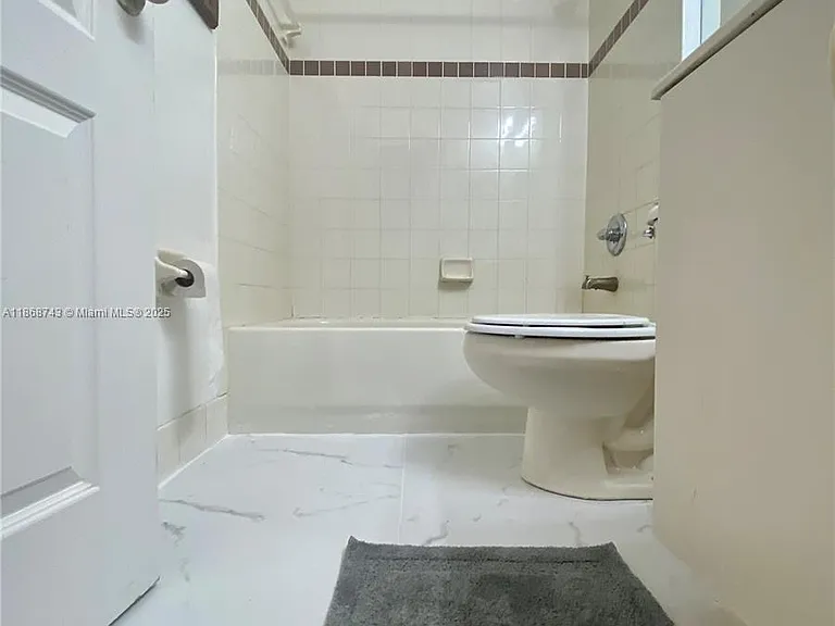 3135 SW 128th Ave — Photo 4