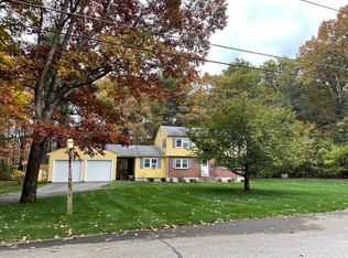 4 Robert Rd, Westford, MA 01886