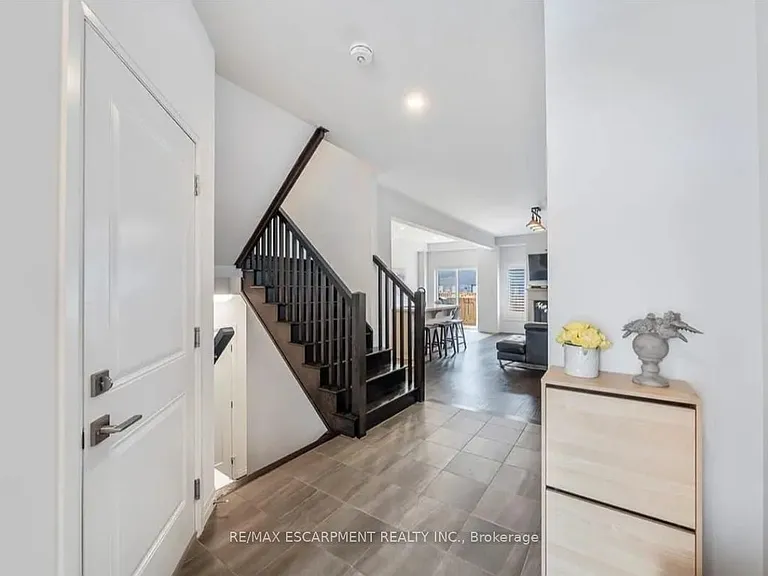 79 Greenwich Ave — Photo 3