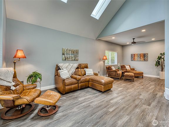 4th image of 814 Jewil Drive