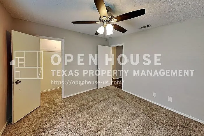 820 Whitehall Dr — Photo 15