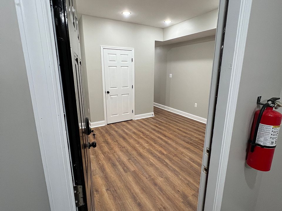 Apt B entrance door into Living Room