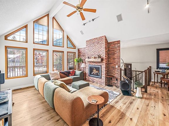 2nd image of 108 S Lougheed Cir