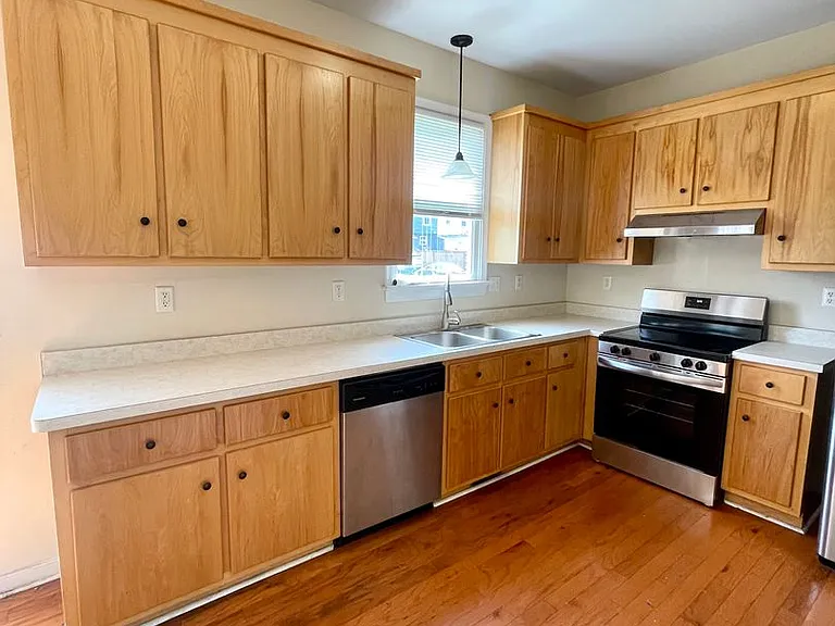 731 W Leigh St — Photo 4