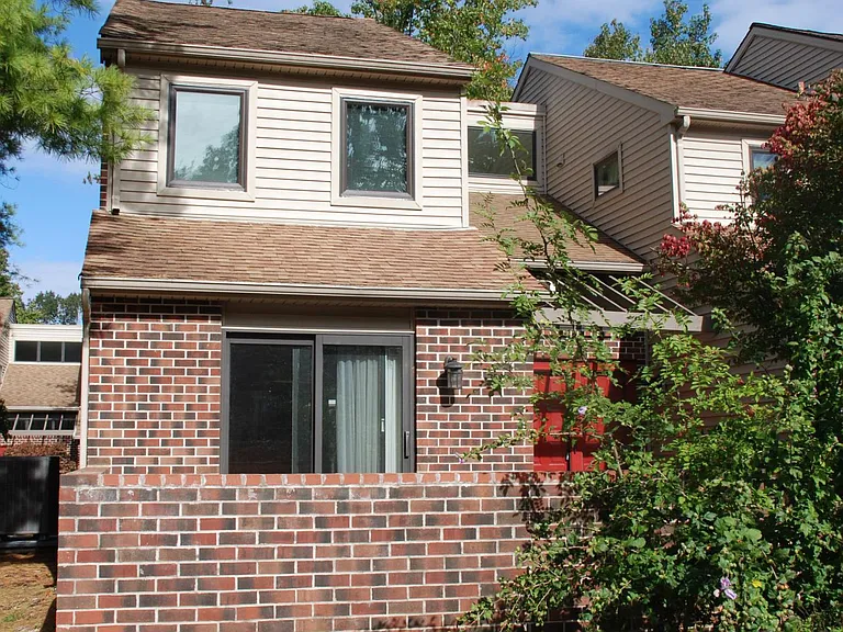 28 Knox Ct — Photo 1