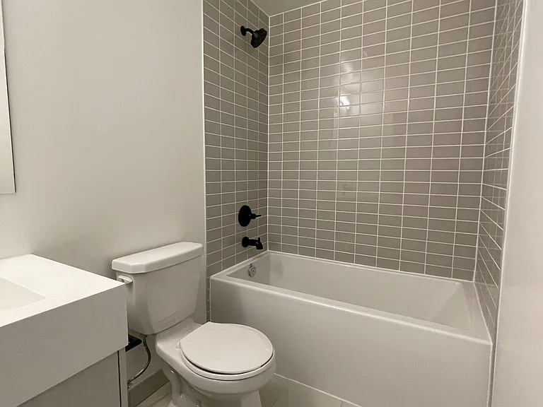 280 Dundas St W #2713 — Photo 15