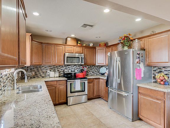 3rd image of 4054 E Delta Cir