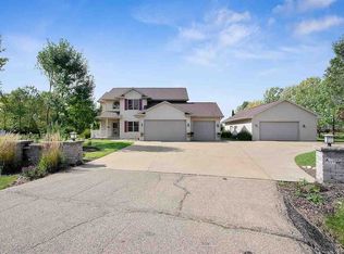 N2413 Norrose Ln, Appleton, WI 54913