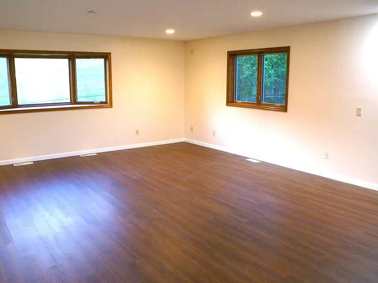 11220 Curtis Ave — Photo 9