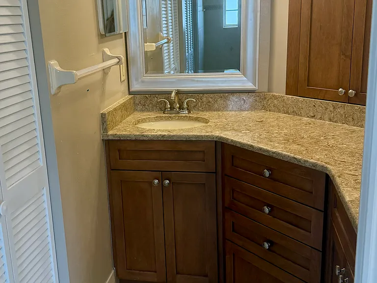2316 Golfwood Rd — Photo 8