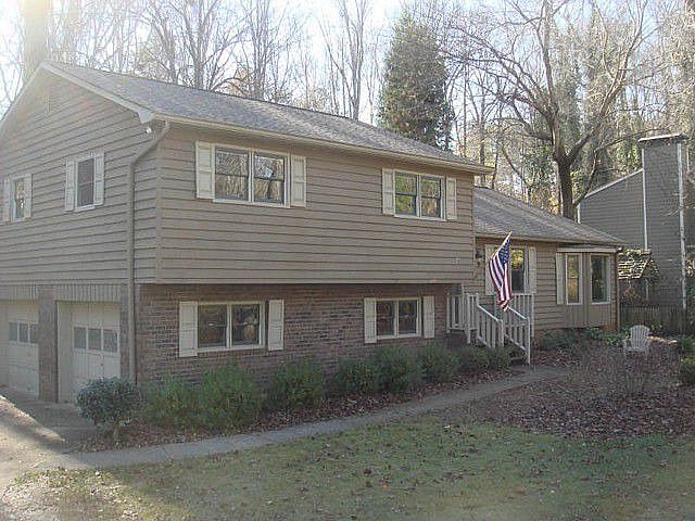 1st image of 3404 Brandon Hall Way