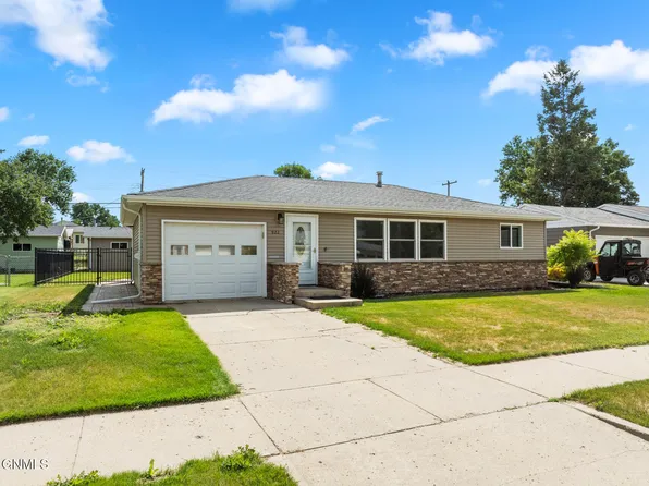 922 16th Ave W, Williston, ND 58801