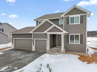 1539 Creekwood Dr, New Richmond, WI 54017