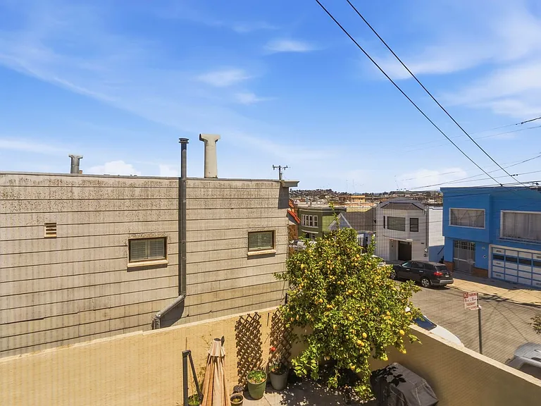 290 Holyoke St — Photo 38