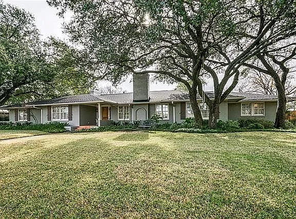 7024 Yamini Dr — Photo 2