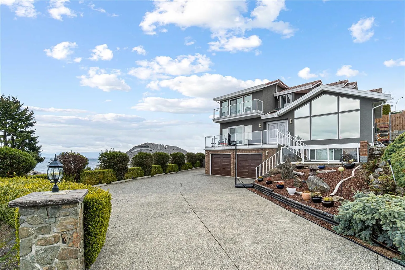198 Heritage Dr photo 1