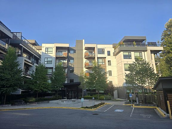 2nd image of 3182 Gladwin Rd #205