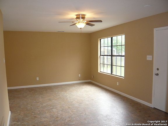 4th image of 243 Mabelle Dr