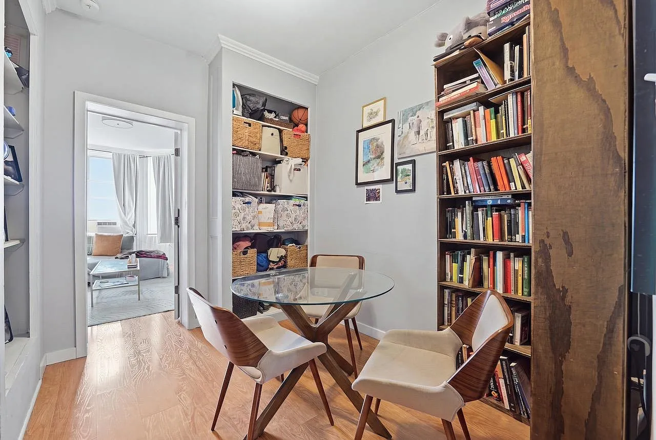 2 bed, 1.0 bath, $3,200 — Photo 4