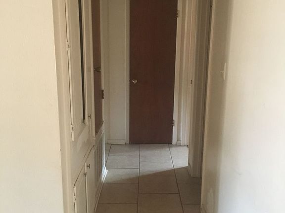 5th image of 9226 N Southland Park Dr