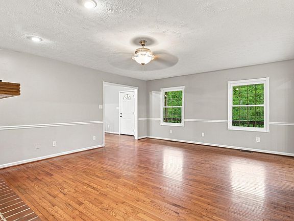 5th image of 4340 Simpson Ln