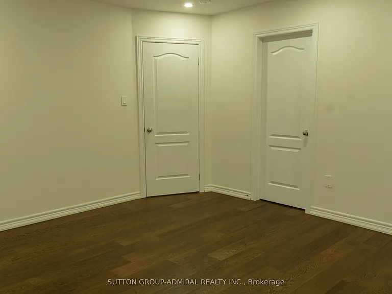 29 Wendelyn Dr #MAIN 2ND FLOOR — Photo 35