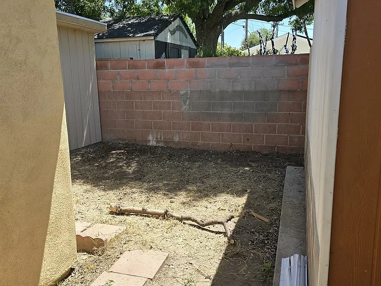 2529 W Flower Ave #A — Photo 14