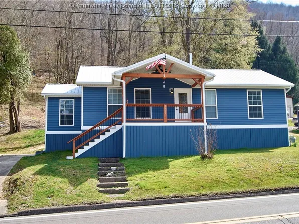 1296 3rd Ave, East Bank, WV 25067