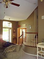 5th image of 2202 Red Oak Ct