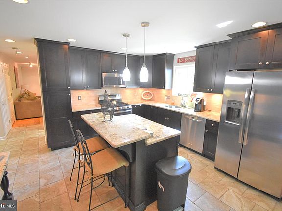 3rd image of 2909 Bodine Dr