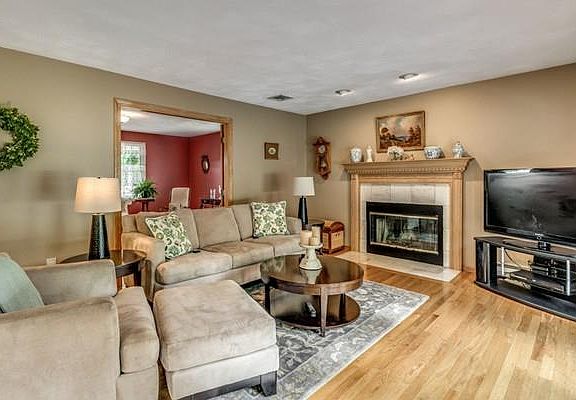 2nd image of 19 Winnegance Ave