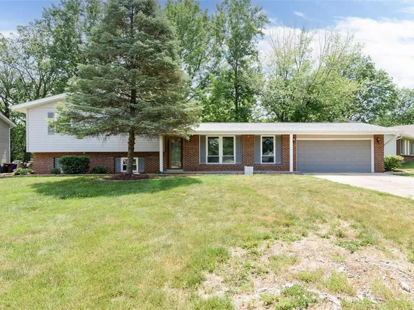 29 Picardy Dr, Lake Saint Louis, MO 63367